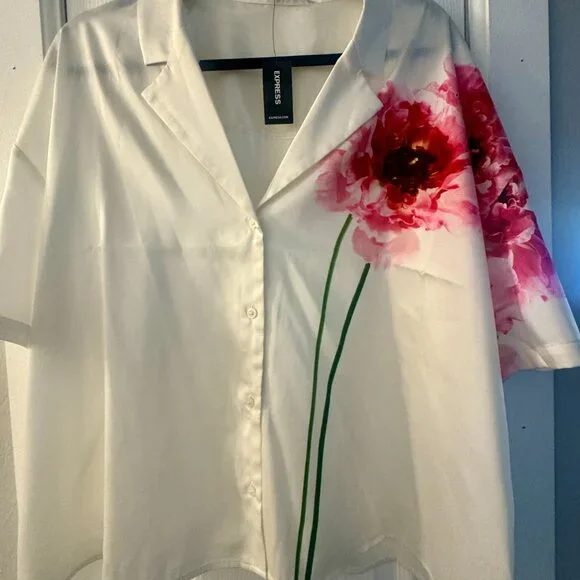 Express Floral Satin Button-Up Blouse | Size XL | NWT - Picture 2 of 5